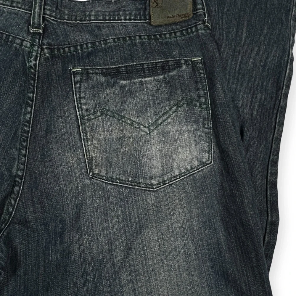 Flypaper‎ Jeans Mens 38x32 Blue Distressed Bootcut Denim Whiskered Green Thread